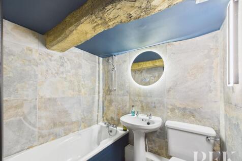 1 Midtown - Bathroom