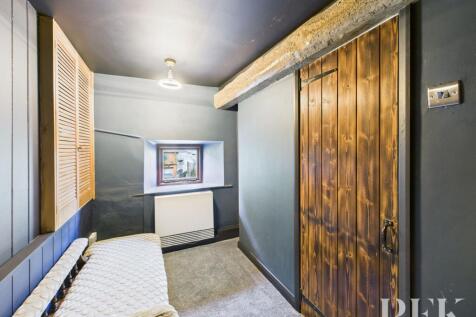 2 Midtown - Dressing Room