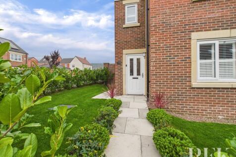 Front Garden to Entrance