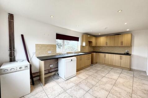 Kitchen / Dining