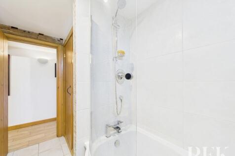 Low Fold Barn - Family Bathroom