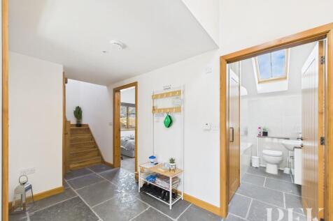 Low Fold Cottage - Entrance Hall