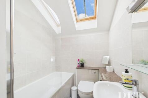 Low Fold Cottage - Bathroom