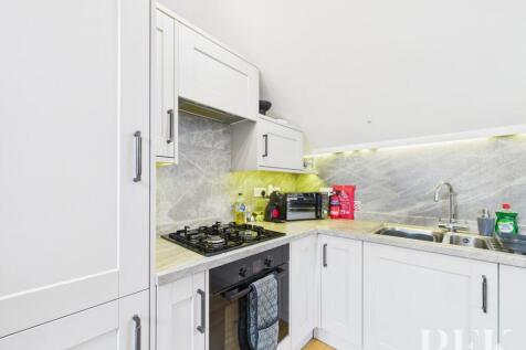 Low Fold Cottage - Kitchen