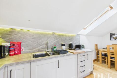 Low Fold Cottage - Kitchen