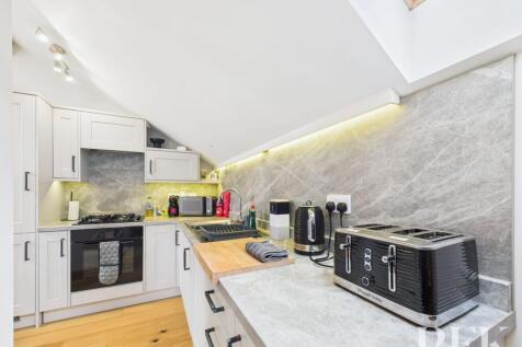 Low Fold Cottage - Kitchen