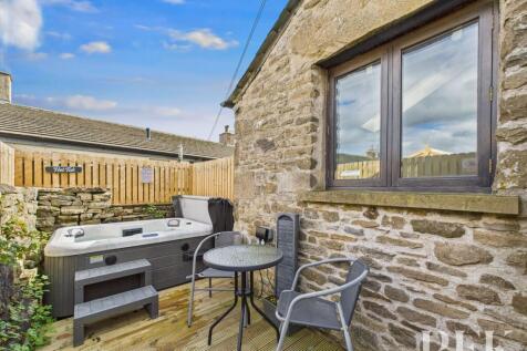 Low Fold Cottage - Outside Area