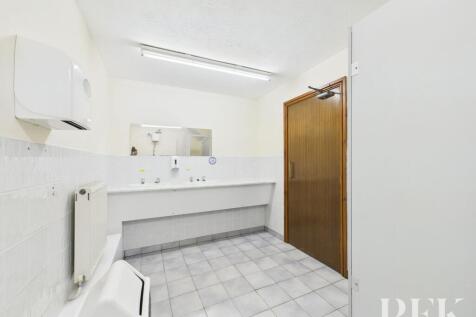 Ground Floor WC (urinals)