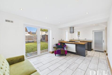 Open Plan Kitchen / Living / Dining