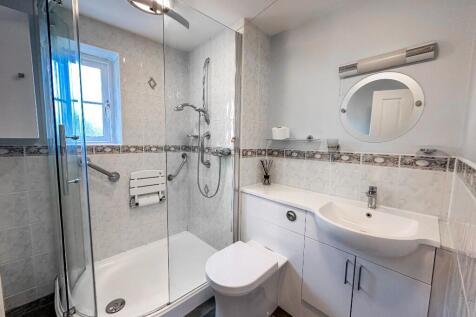 En Suite Bathroom