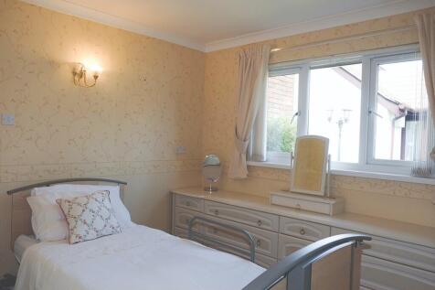 Main Bedwoom