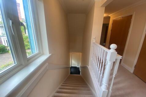 Stair well 