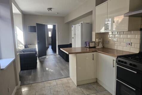 28 Vermont Street kitchen 5.jpg
