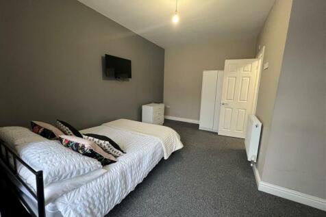 Photo 2 121 Cranbrook.jpg