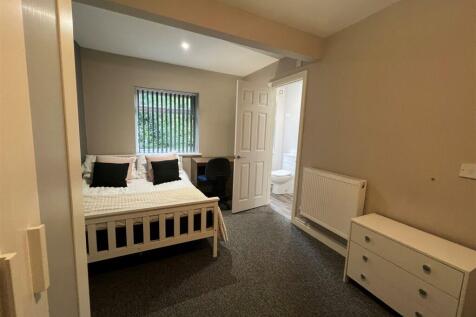 Photo 1 121 Cranbrook.jpg