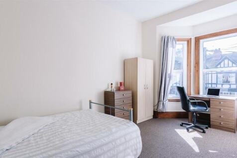 3 Beresford Bedroom.jpg