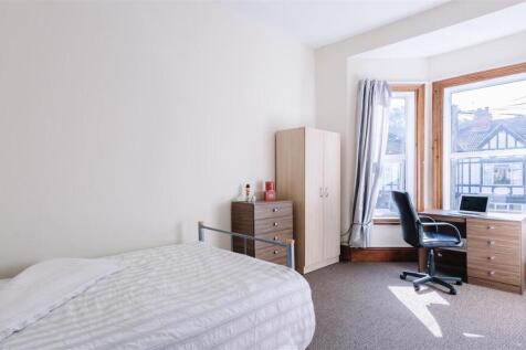 3 Beresford Bedroom.jpg
