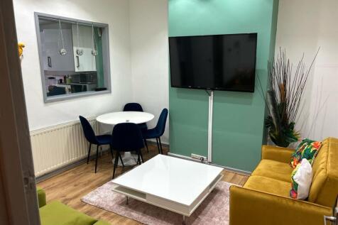 Living room 58 Edge.jpg