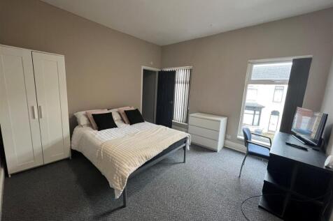 28 Vermont St Photo 4.jpg