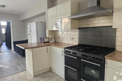 28 Vermont Street kitchen 4.jpg