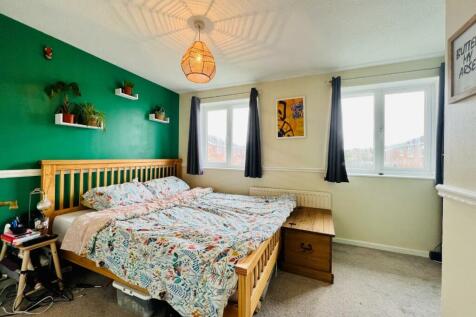 Bedroom 1.jpeg