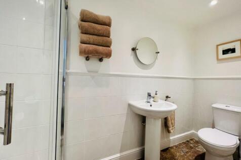 Ensuite.jpeg