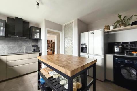 8c974854-Kitchen3.jpg