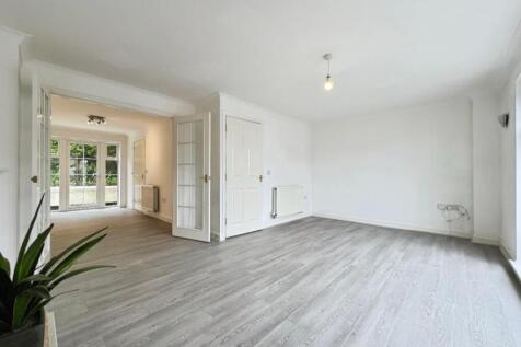 Living area.jpg