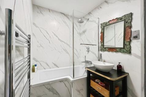 Bathroom.jpeg