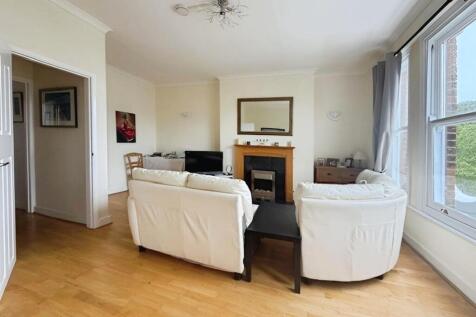 9d1be681-Lounge2.jpg