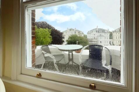 22cccabc-LoungeWindow.jpg