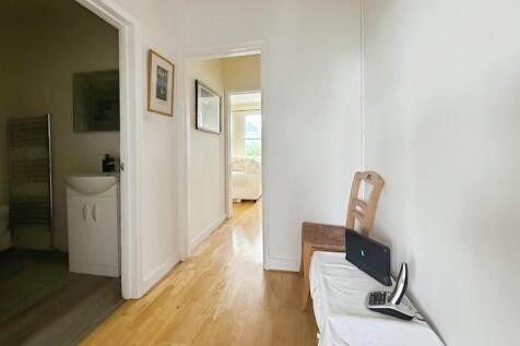 d91b3ab7-Hallway.jpg