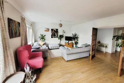 ade86a4a-Lounge.jpg