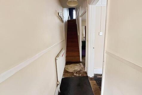 d3d1d85d-Hallway.jpg