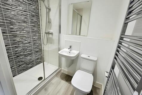 pbox-bathroom-329846.jpg