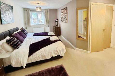 pbox-bedroom-317238.jpg