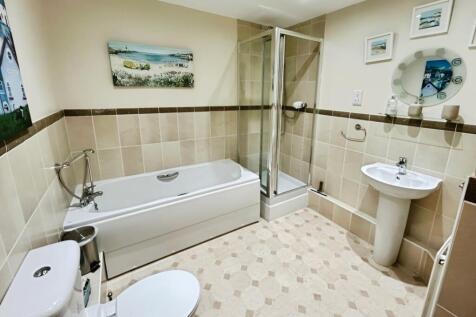 pbox-bathroom-317238.jpg
