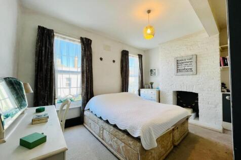 Bedroom 1.jpeg
