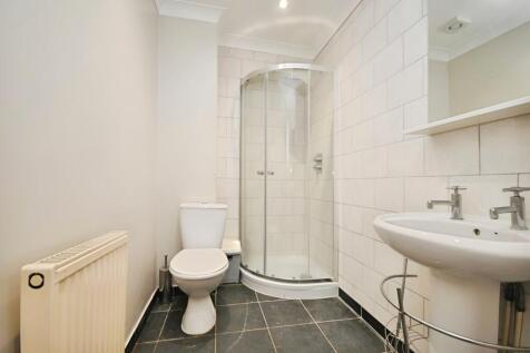 pbox-bathroom-320414.jpg