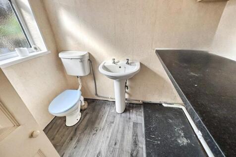 pbox-bathroom-322066.jpg