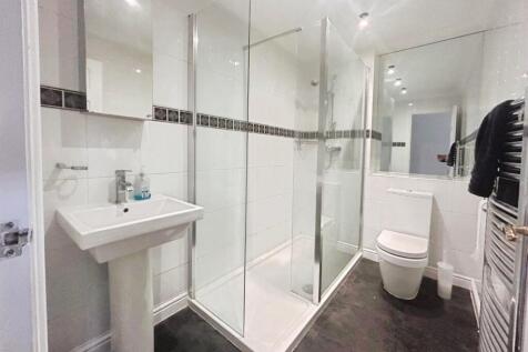 pbox-bathroom-330676.jpg