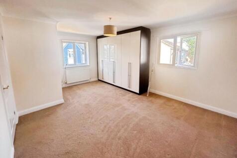 pbox-bedroom-330676.jpg