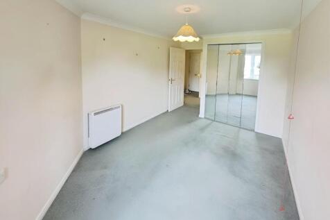Garden House Court - Bedroom.jpg
