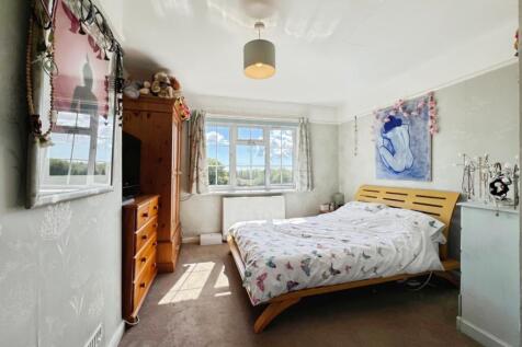 pbox-bedroom-333363.jpeg