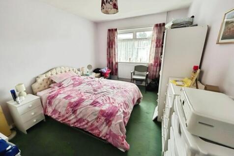 pbox-bedroom-335584.jpg