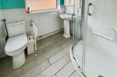 pbox-bathroom-335584.jpg