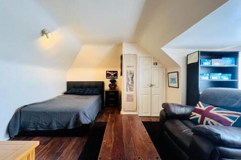 Bedroom 2.jpeg
