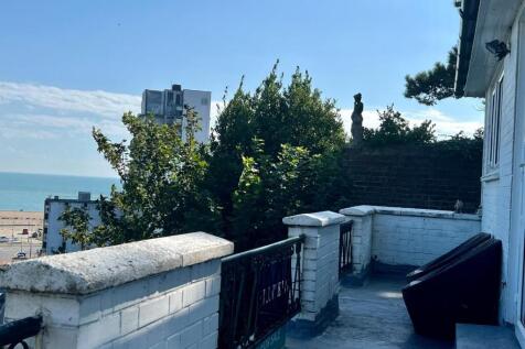 Balcony 1.jpeg