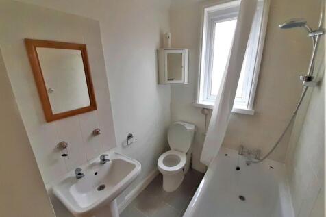 Bathroom (2).jpg