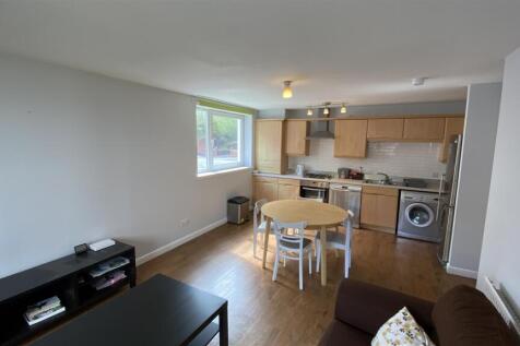 Lounge / Kitchen